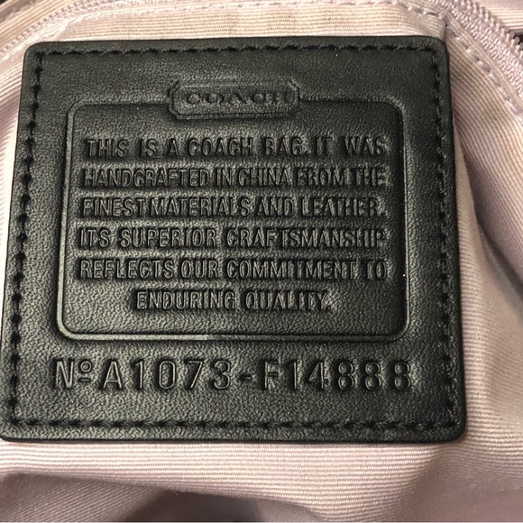 Coach Beautiful Horse & Carriage Cargo Flap Handbag F14888 Like New Condition - Picture 7 of 12